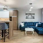 Apartamenty BlueSky - Nad Łomnicą 2B - blisko dworca PKP, centrum Karpacza i sklepów, w zielonej okolicy