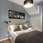 Apartamenty BlueSky - Nad Łomnicą 2B - blisko dworca PKP, centrum Karpacza i sklepów, w zielonej okolicy Apartamento