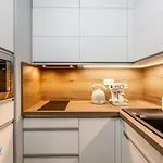 Apartamento Apartamenty BlueSky - Nad Łomnicą 2B - blisko dworca PKP, centrum Karpacza i sklepów, w zielonej okolicy