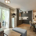Apartamenty BlueSky - Nad Łomnicą 2B - blisko dworca PKP, centrum Karpacza i sklepów, w zielonej okolicy Apartamento
