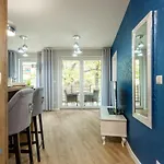 Apartamento Apartamenty BlueSky - Nad Łomnicą 2B - blisko dworca PKP, centrum Karpacza i sklepów, w zielonej okolicy Karpacz