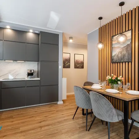 Bluesky - Nad Lomnica 2b - Blisko Dworca Pkp, Centrum Karpacza I Sklepow, W Zielonej Okolicy كارباش