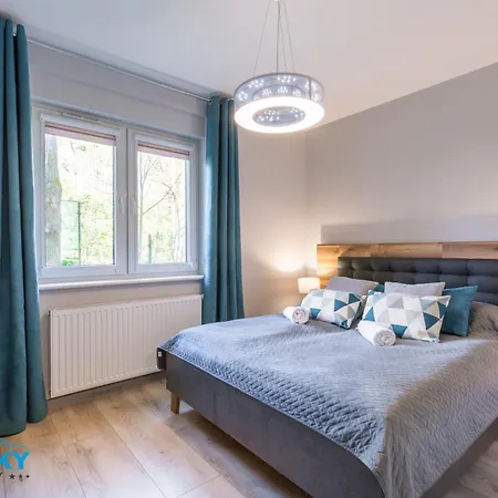 Apartamento Apartamenty BlueSky - Nad Łomnicą 2B - blisko dworca PKP, centrum Karpacza i sklepów, w zielonej okolicy