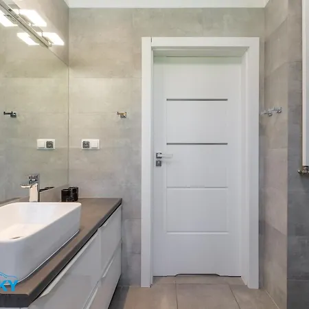 Bluesky - Nad Lomnica 2b - Blisko Dworca Pkp, Centrum Karpacza I Sklepow, W Zielonej Okolicy شقة كارباش